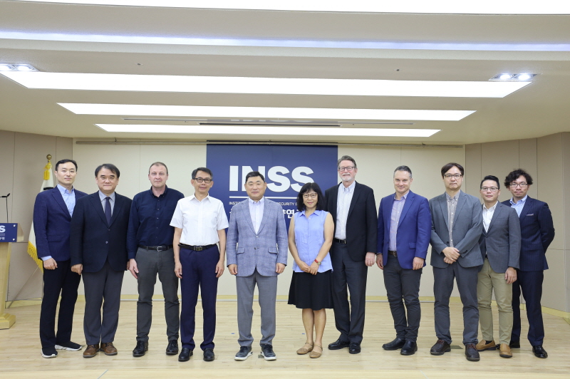 [INSS-세계중국학연구소 컨소시엄 공동학술회의] 한국의 對 북한·중국·러시아 정책 등